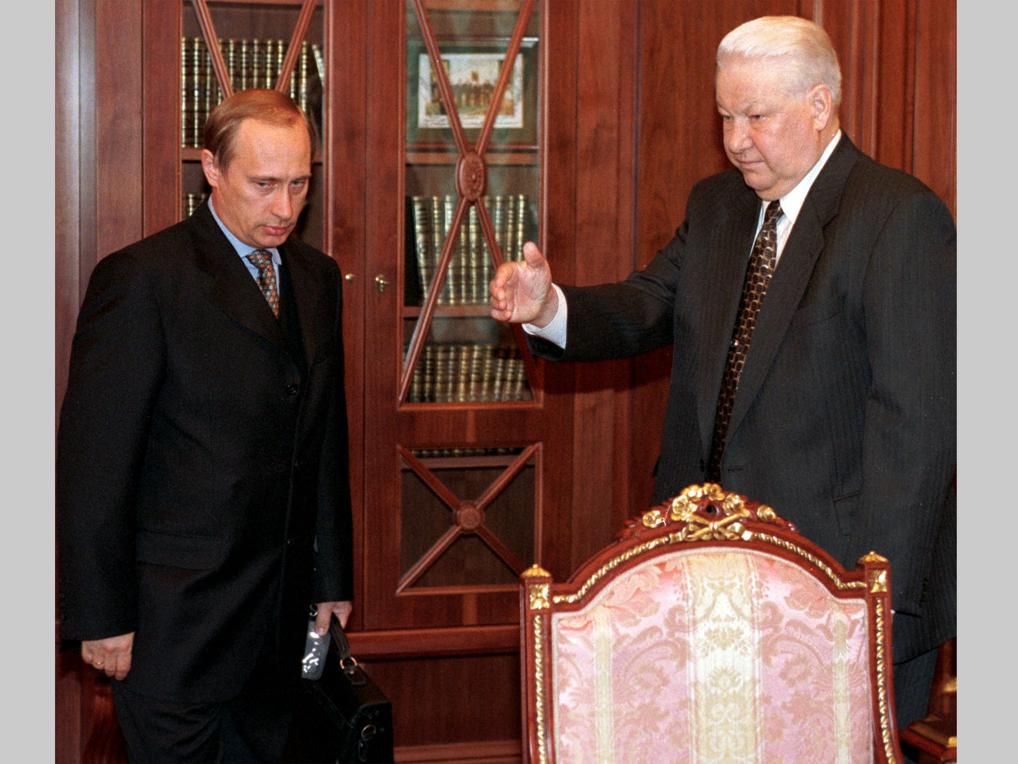 Ельцин сдал Россию на растерзание США, а Путин продолжил. Американцы рассекретили данные