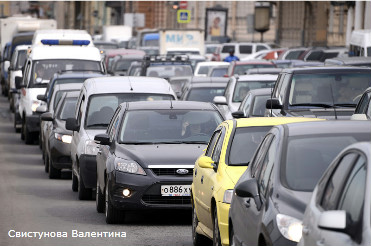 Гигантская пробка образовалась на Московском шоссе из-за серьезного ДТП