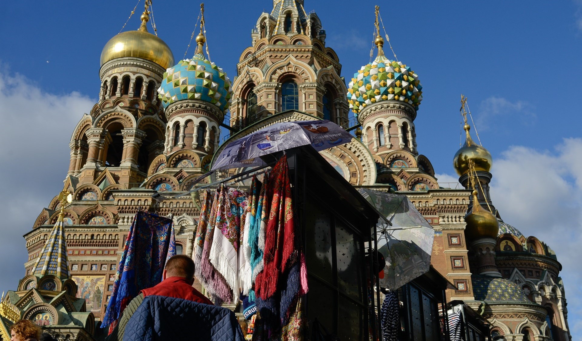 ИП городского масштаба. Как стихийная уличная торговля избегает проблем с  полицией и чиновниками