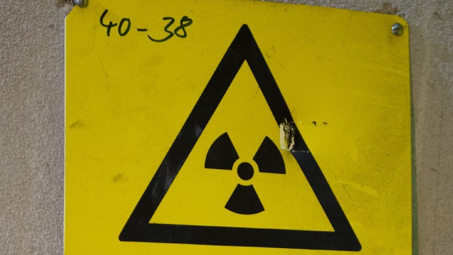 Челябинский радиация. Контейнер для радиоактивных веществ. В Ираке колба с радиоактивным.