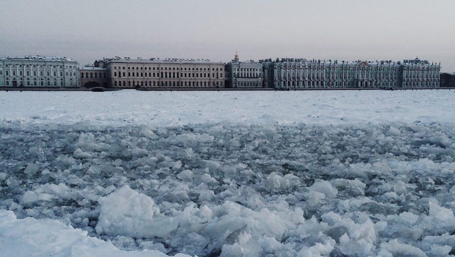 Заморозки в спб. Заморозки в Питере вода лёд.