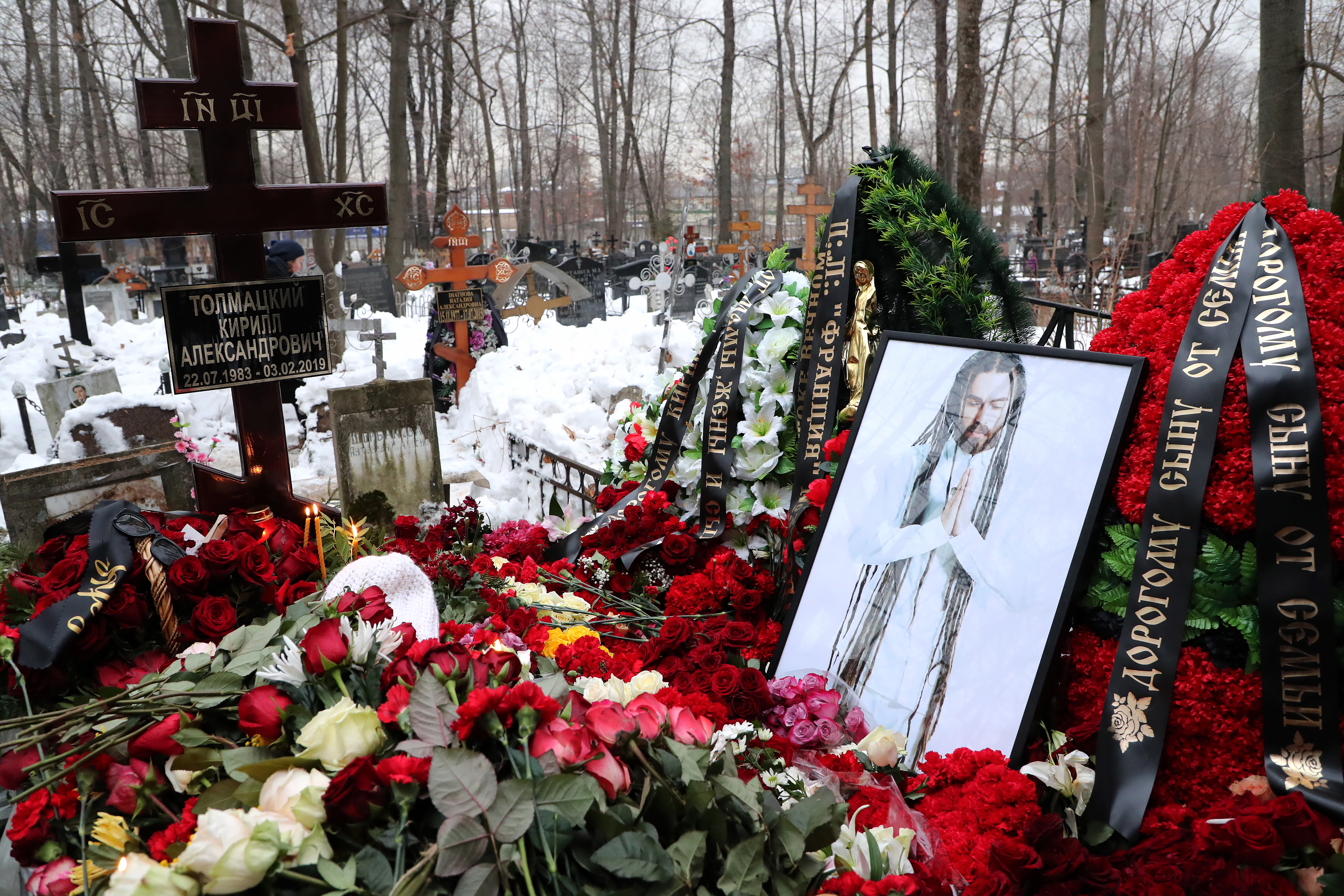 Фото могилы навального сегодня. Прощание с Кириллом Толмацким.