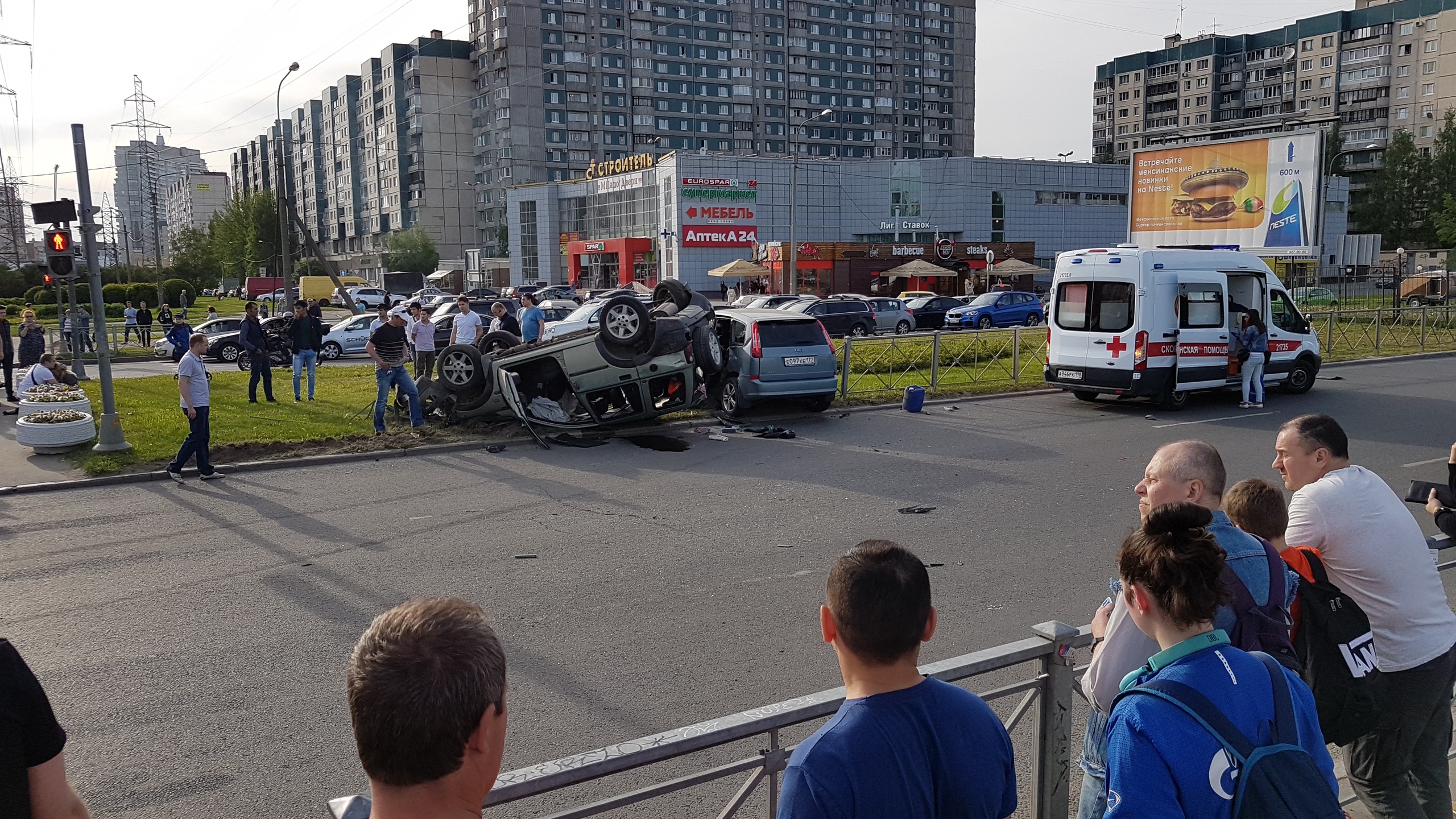 Что сегодня произошло в 19. ДТП на Приморском проспекте. Авария на проспекте Испытателей. ДТП проспект Сизова СПБ.