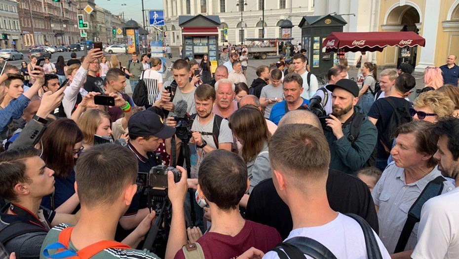 Журналист питер. Журналист СПБ. Корреспондент Петербурга. Корреспонденты Известия СПБ. Востребованные журналисты Питера.