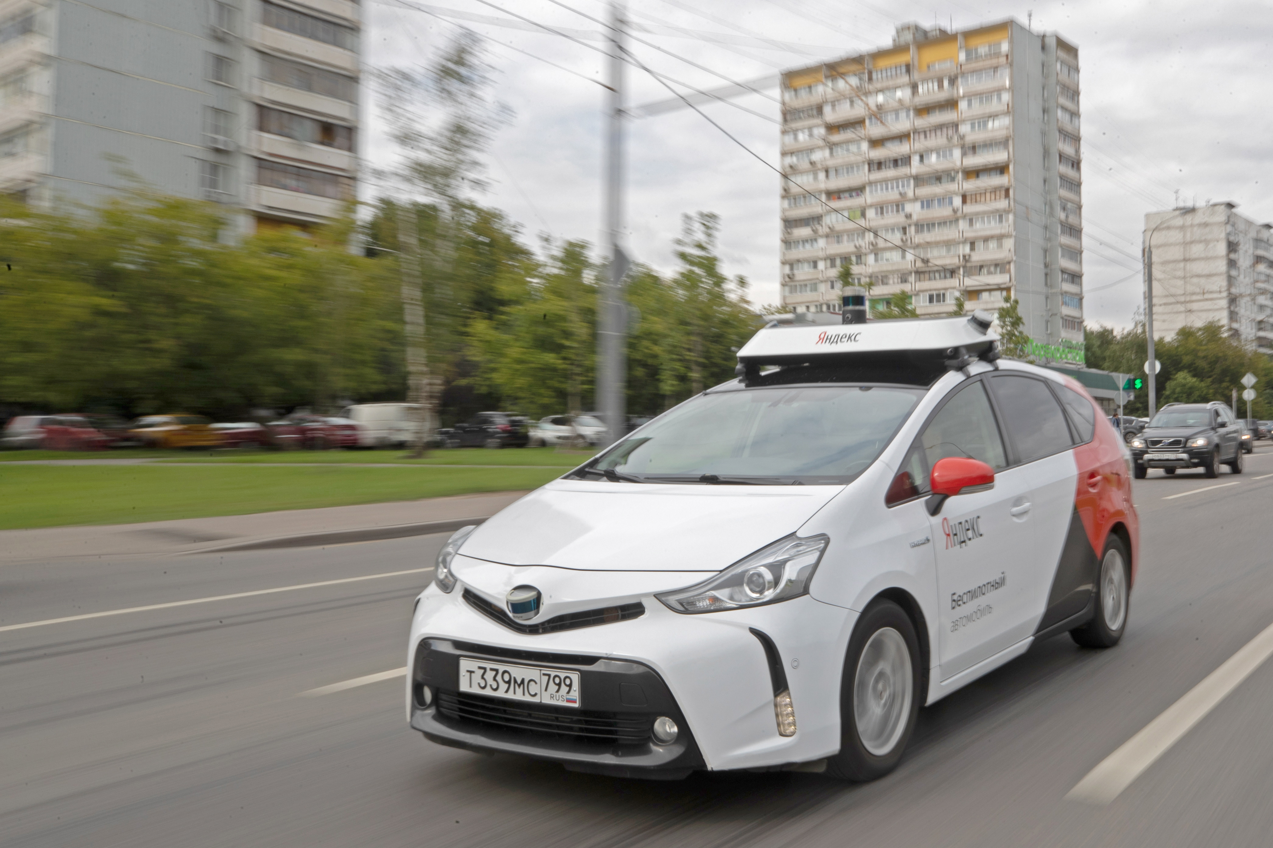 Машина для такси в 2024 году. Беспилотное такси в Москве 2023.