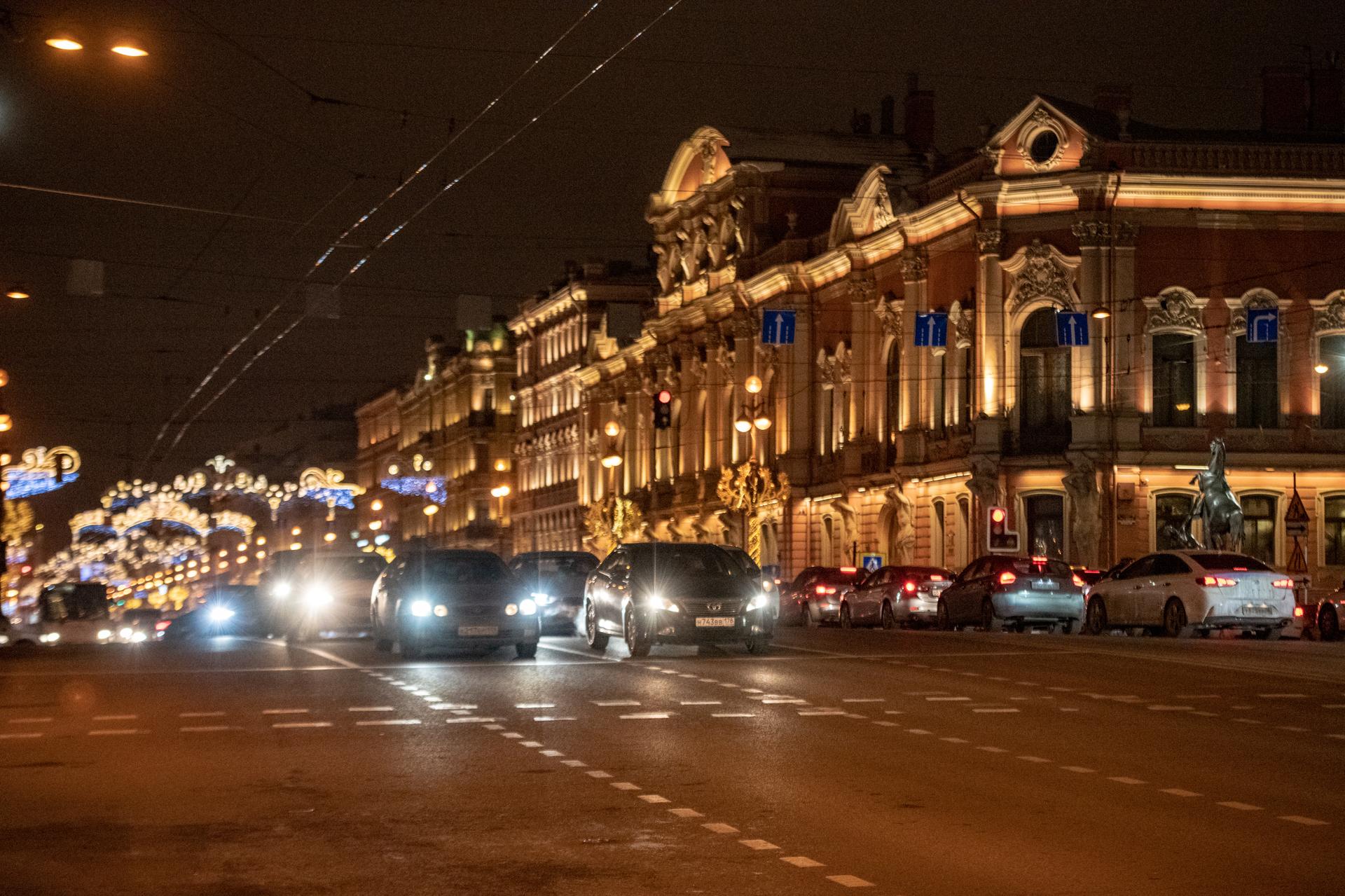 Невский проспект 2013 год-. Россия Санкт-Петербург Невский проспект 65. Невский проспект Санкт-Петербург пешеходы зимой. Невский проспект 57 Санкт-Петербург.