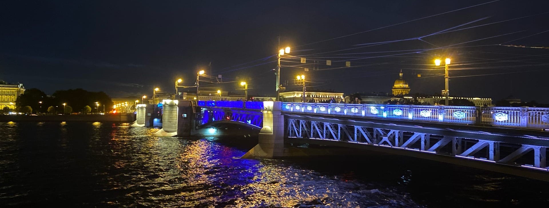 Подсветка дворцового моста китайский новый год