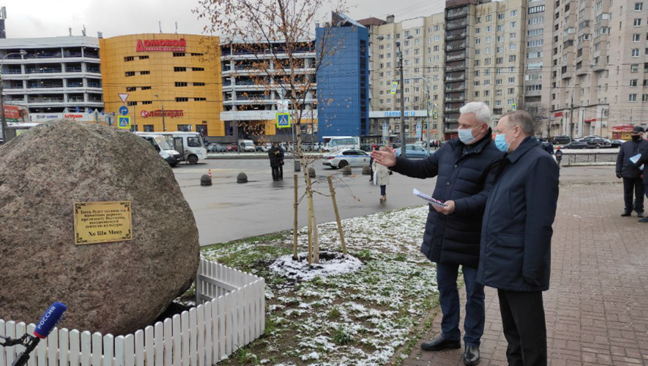 У метро Проспект Просвещения установят памятник первому президенту Вьетнама