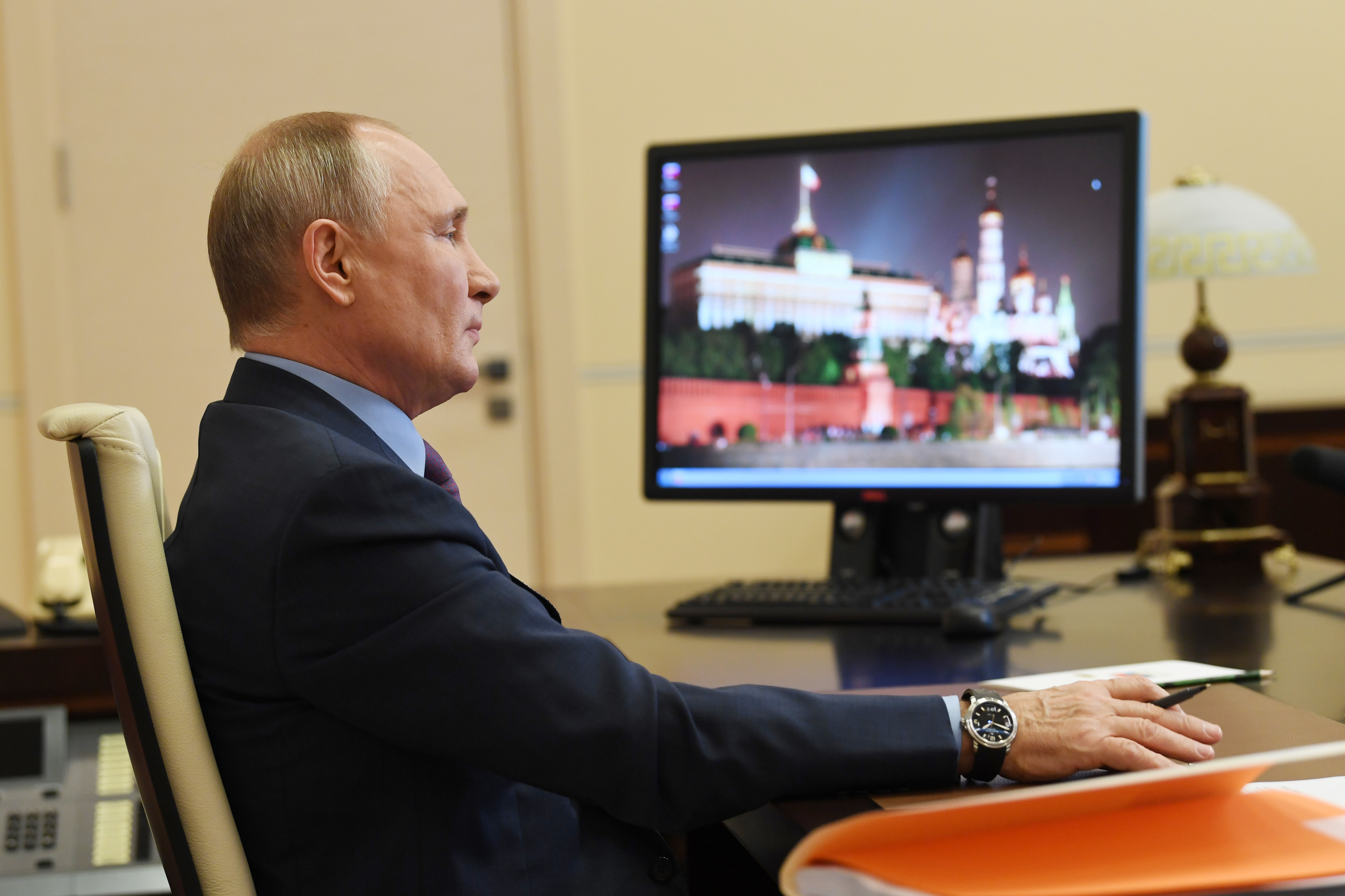 Сайт президента по правам человека. Компьютер Путина. Монитор Путина.