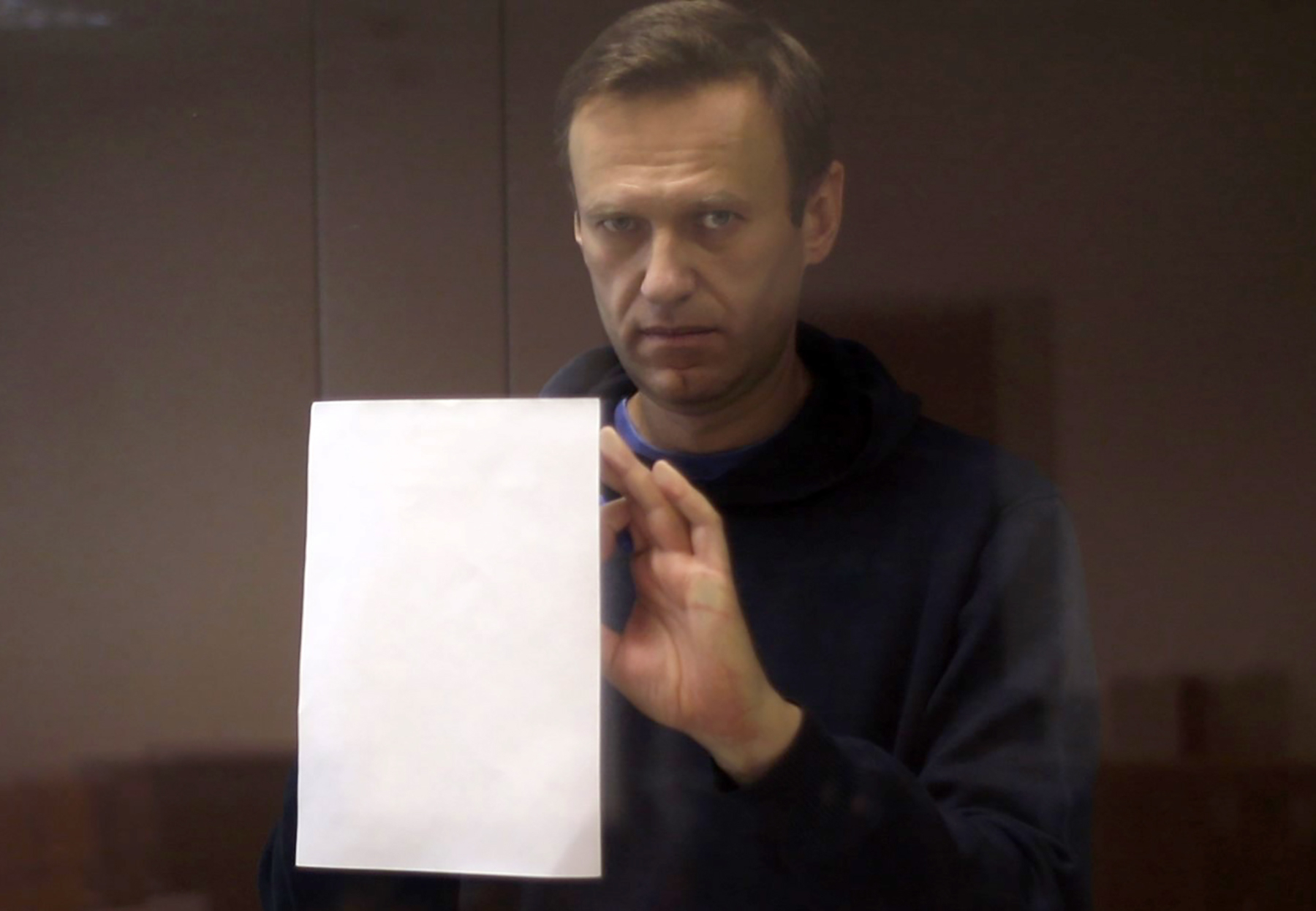 Навальный в списке террористов. Навальный фото.