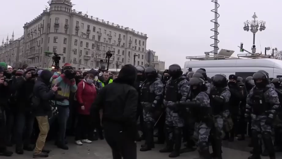 Чеченцы захват. Джумаев Саид-Мухаммад. Митинг в Москве драка с ОМОНОМ.