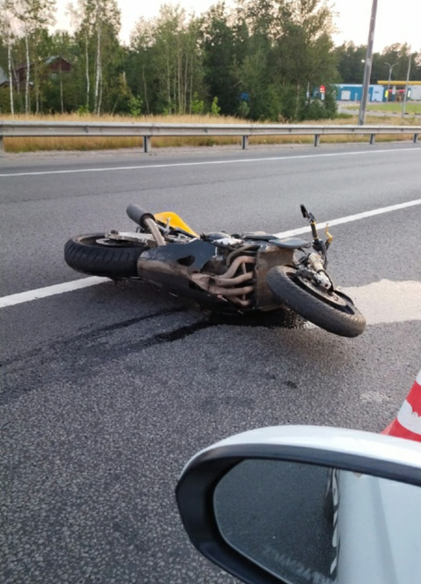 В Красном Селе женщина на скорости вылетела из седла мотоцикла и погибла