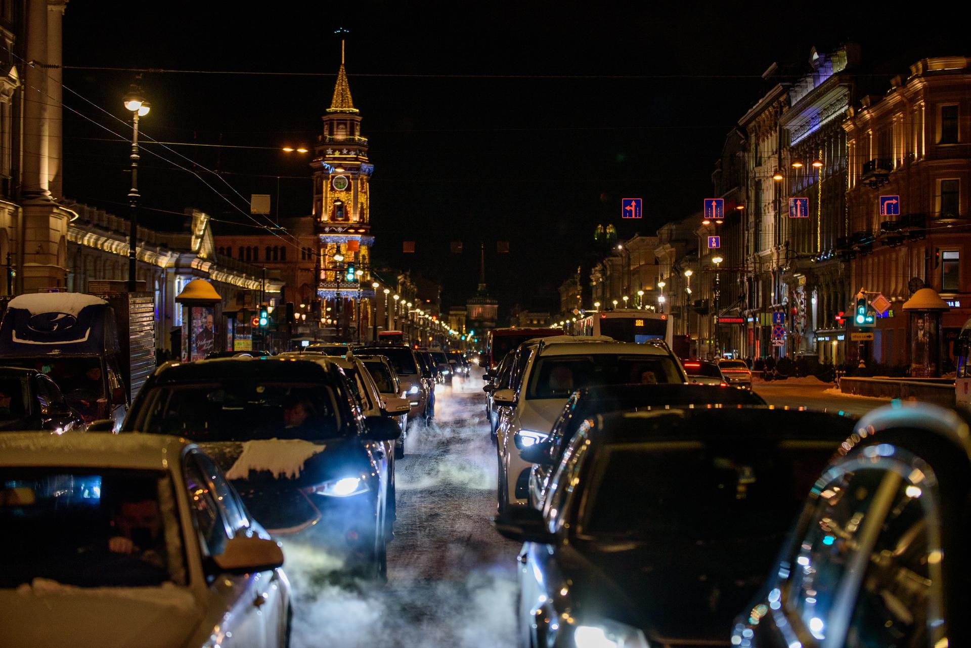 Самый короткий день в спб. Питер сейчас. Петроградка в Питере. Пробки СПБ зима.