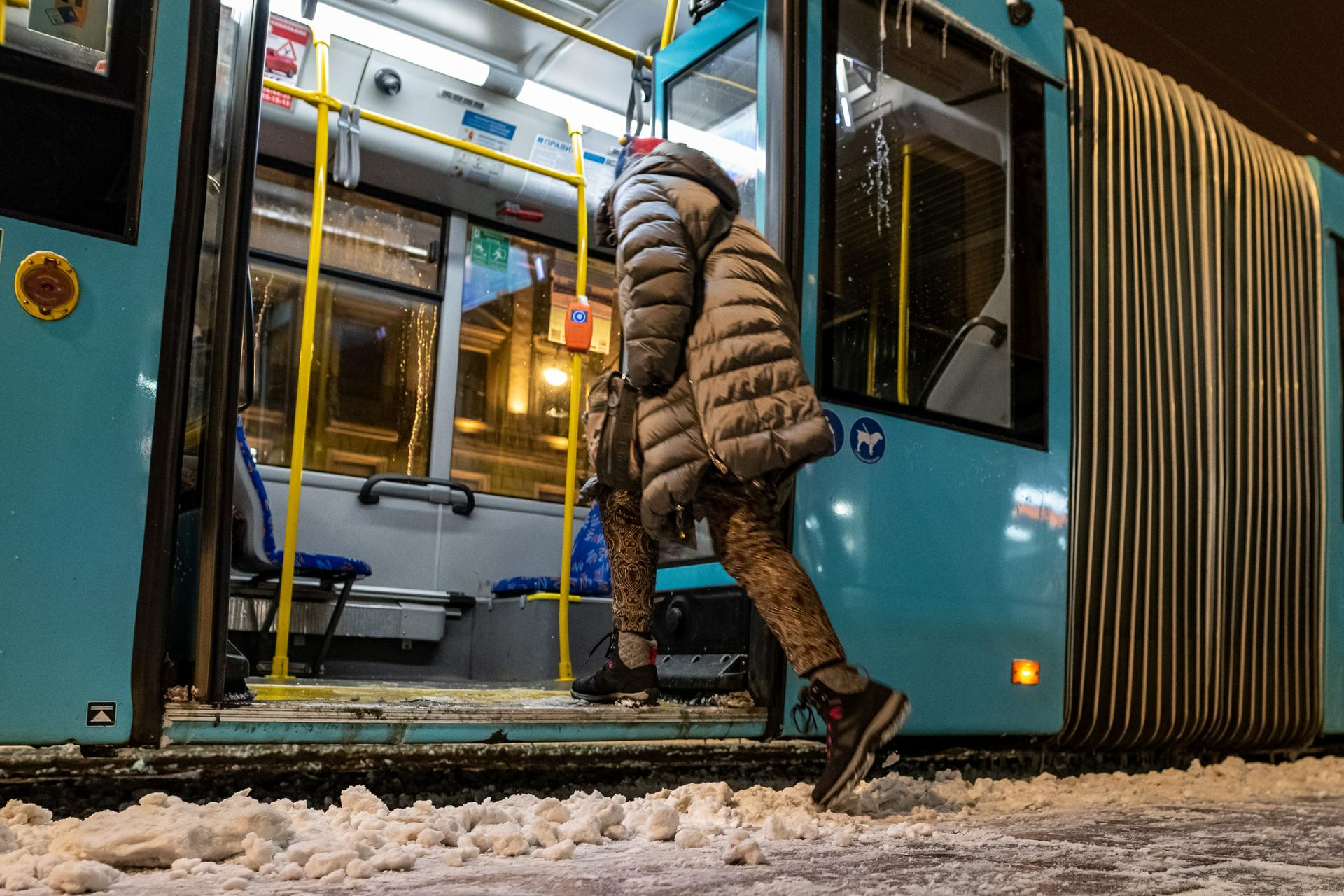 Комтранс озвучил режим работы общественного транспорта в новогодние  праздники