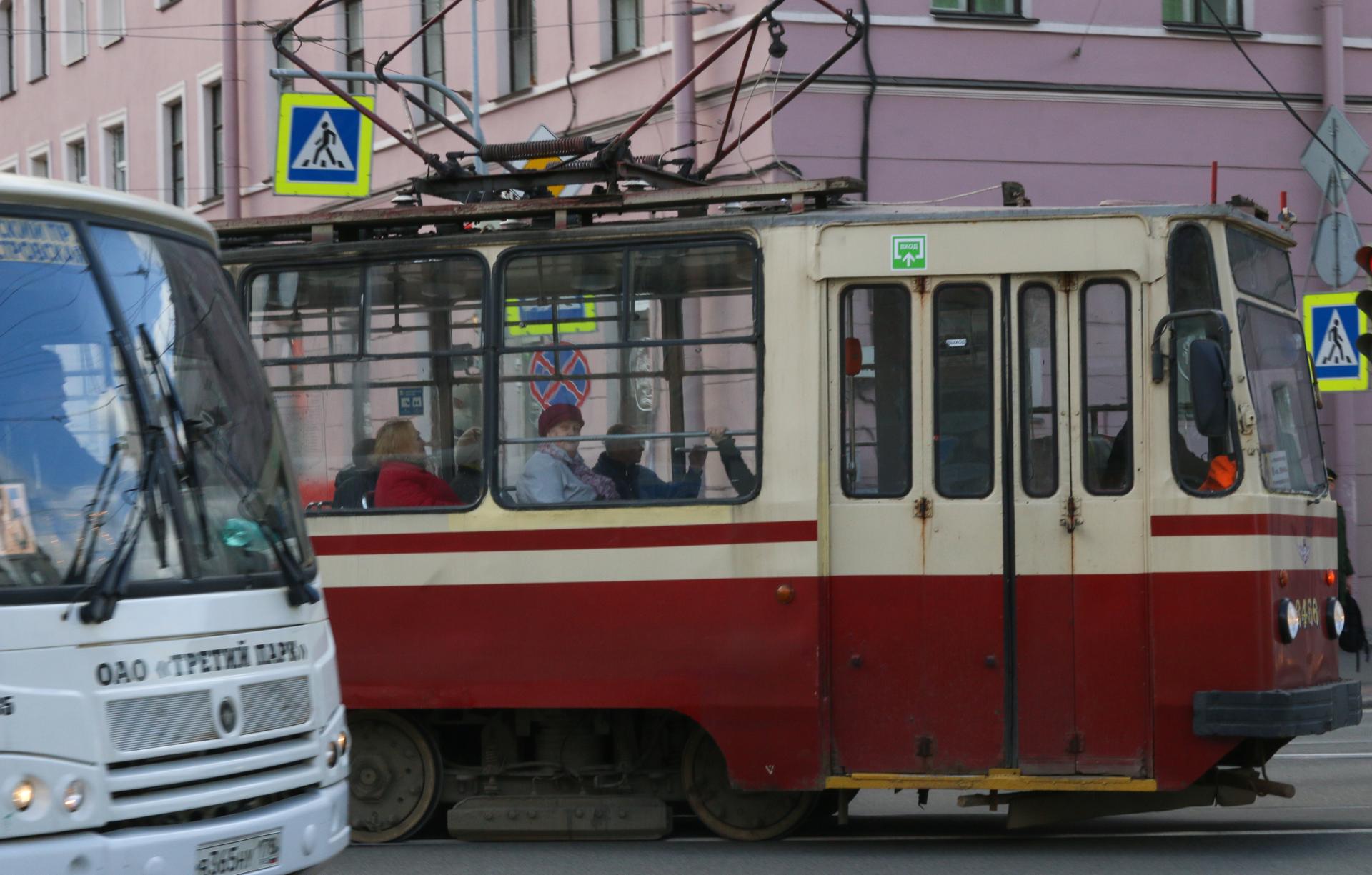 В Петербурге до конца января закрывается движение трамваев по улице  Коллонтай