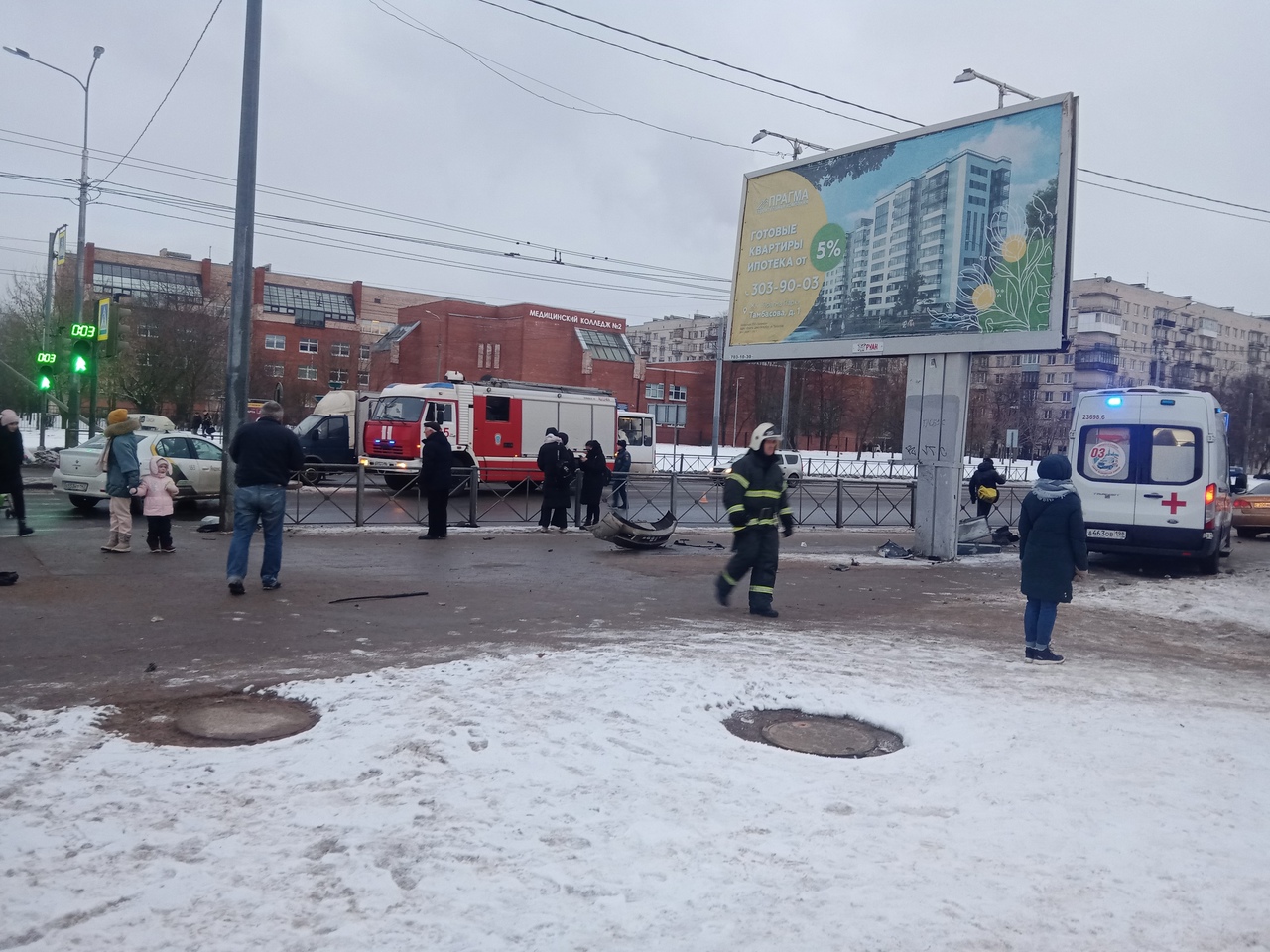 На Партизана Германа машина покалечила девушку-пешехода на тротуаре