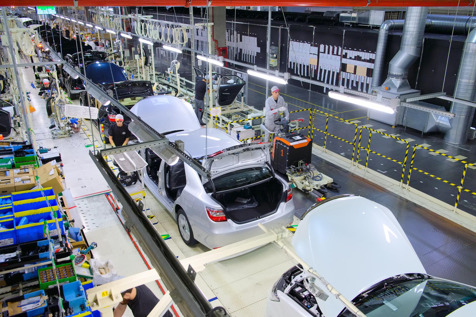 Завод Toyota в Петербурге приостановит работу из-за нехватки комплектующих