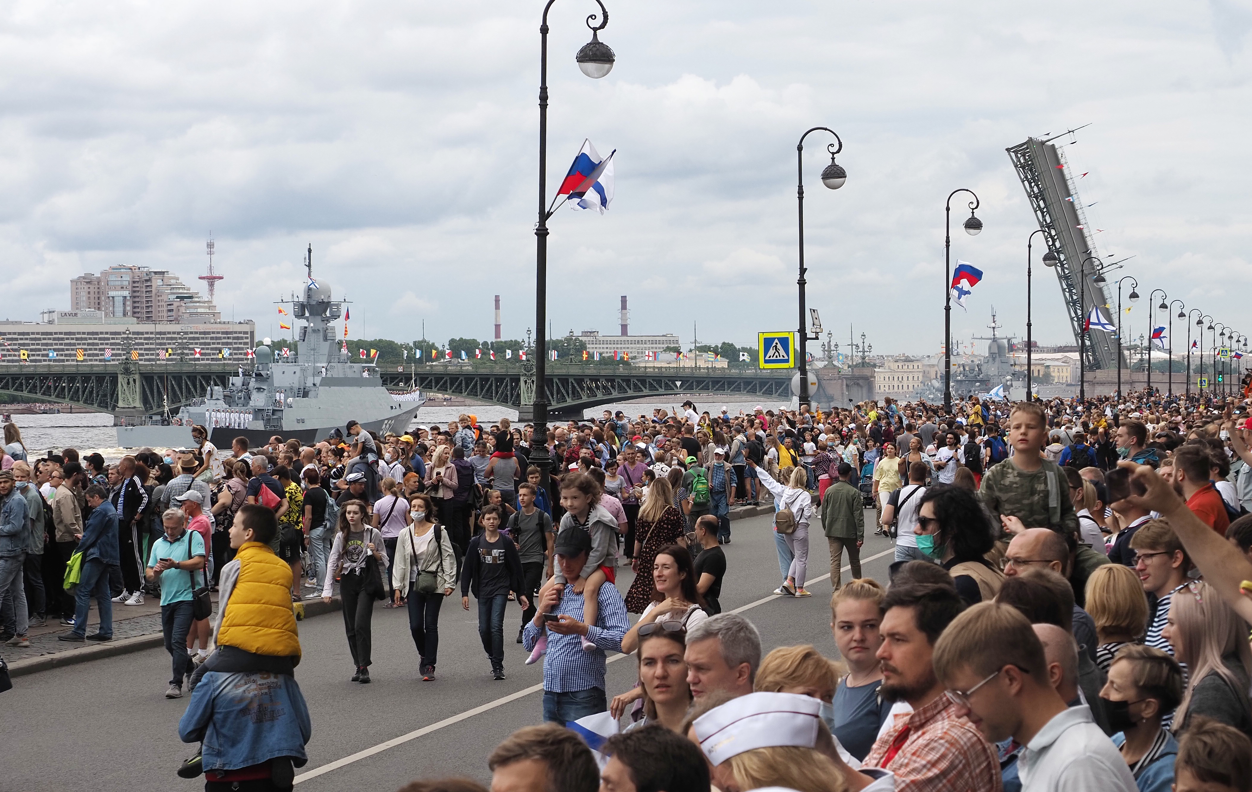 С п т 2021. Военно-морской парад в Санкт-Петербурге 2021. Парад ВМФ Питер 2021. Морской парад в Санкт-Петербурге 2021. Военно морской парад СПБ 2021.