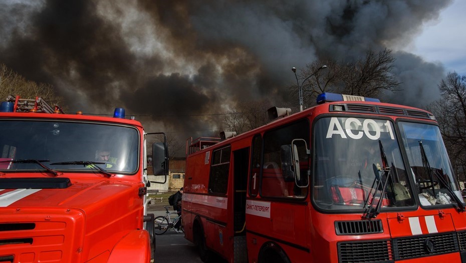 Пожар на фабрике "Невская мануфактура"  на  Октябрьской наб.