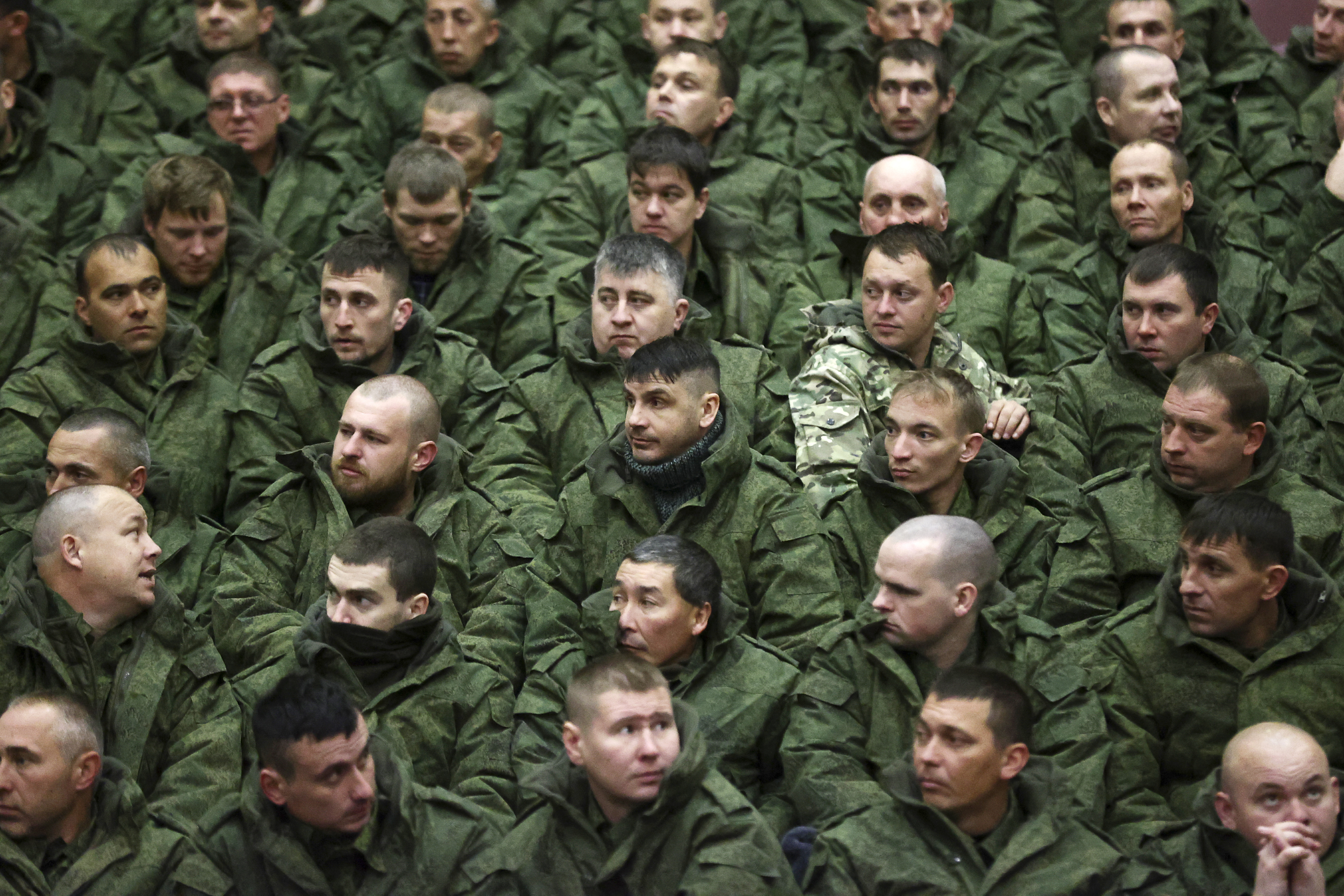 Началась ли мобилизация в россии правда. Военный призыв. Много военных. Солдаты РФ на Украине. Российские военные.