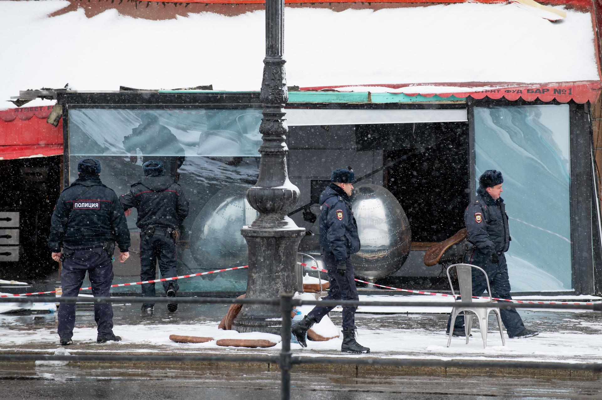 Что произошло в санкт петербурге сегодня взрыв. Взрыв на Университетской набережной.