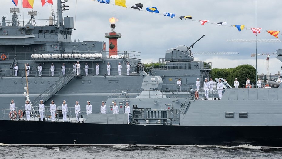 Главком ВМФ Евменов на МВМС призвал строить корабли не быстро, а  немедленно