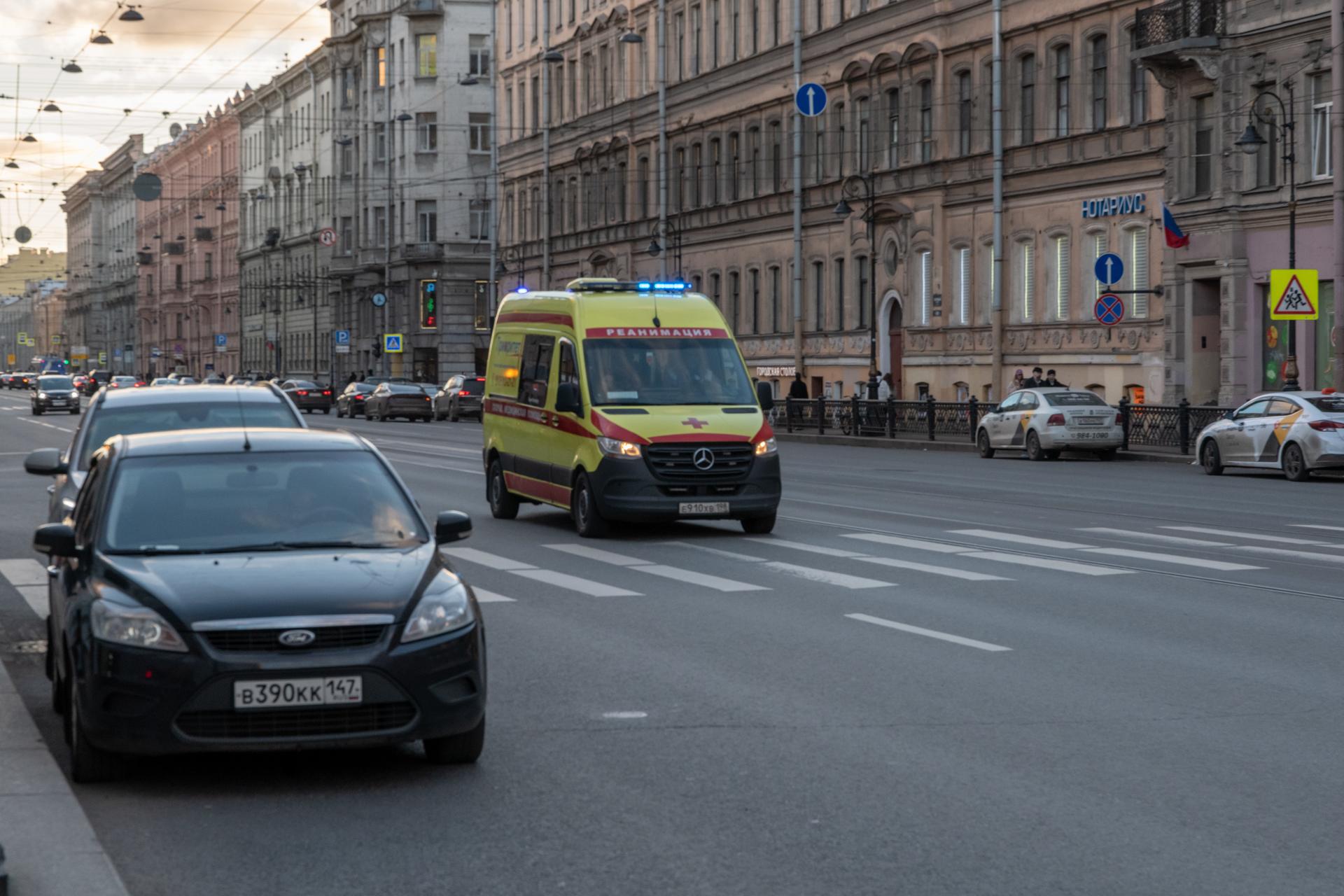 Самокатчик сбил сына петербургского актёра на пешеходном переходе