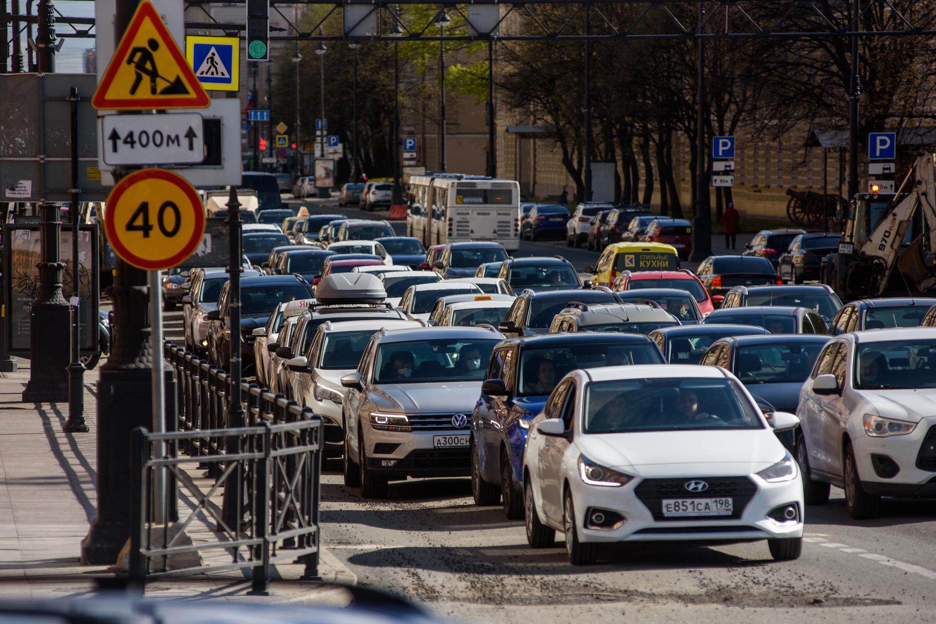 Юг Петербурга вечером снова парализовали пробки и перекрытия