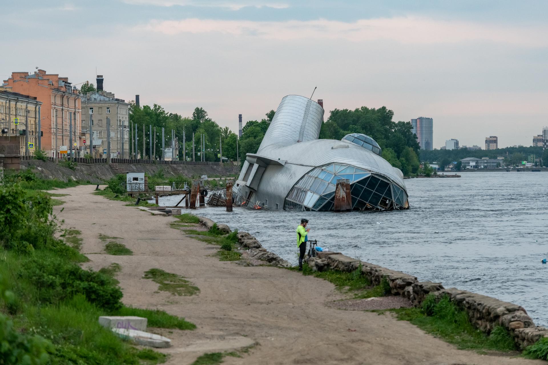 Затонувший дебаркадер 