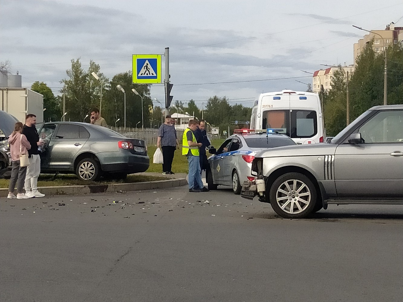 Спасение людей из горящего авто на Вербной попало на видео