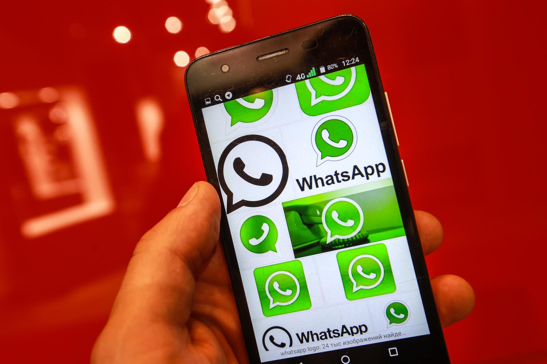 Мессенджер WhatsApp перестанет работать на старых смартфонах с октября