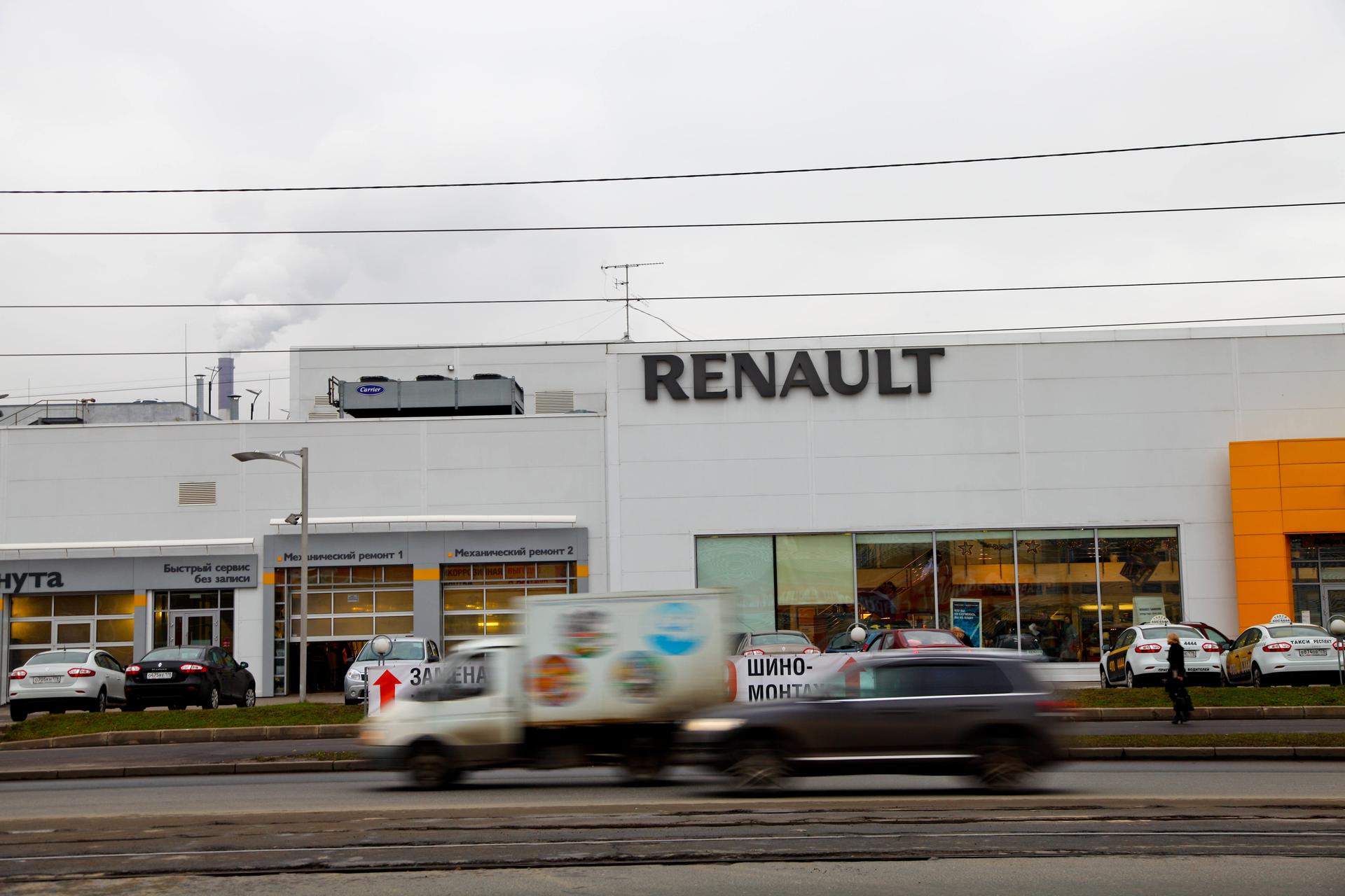 Российские автодилеры начали судиться с Renault из-за его ухода из РФ