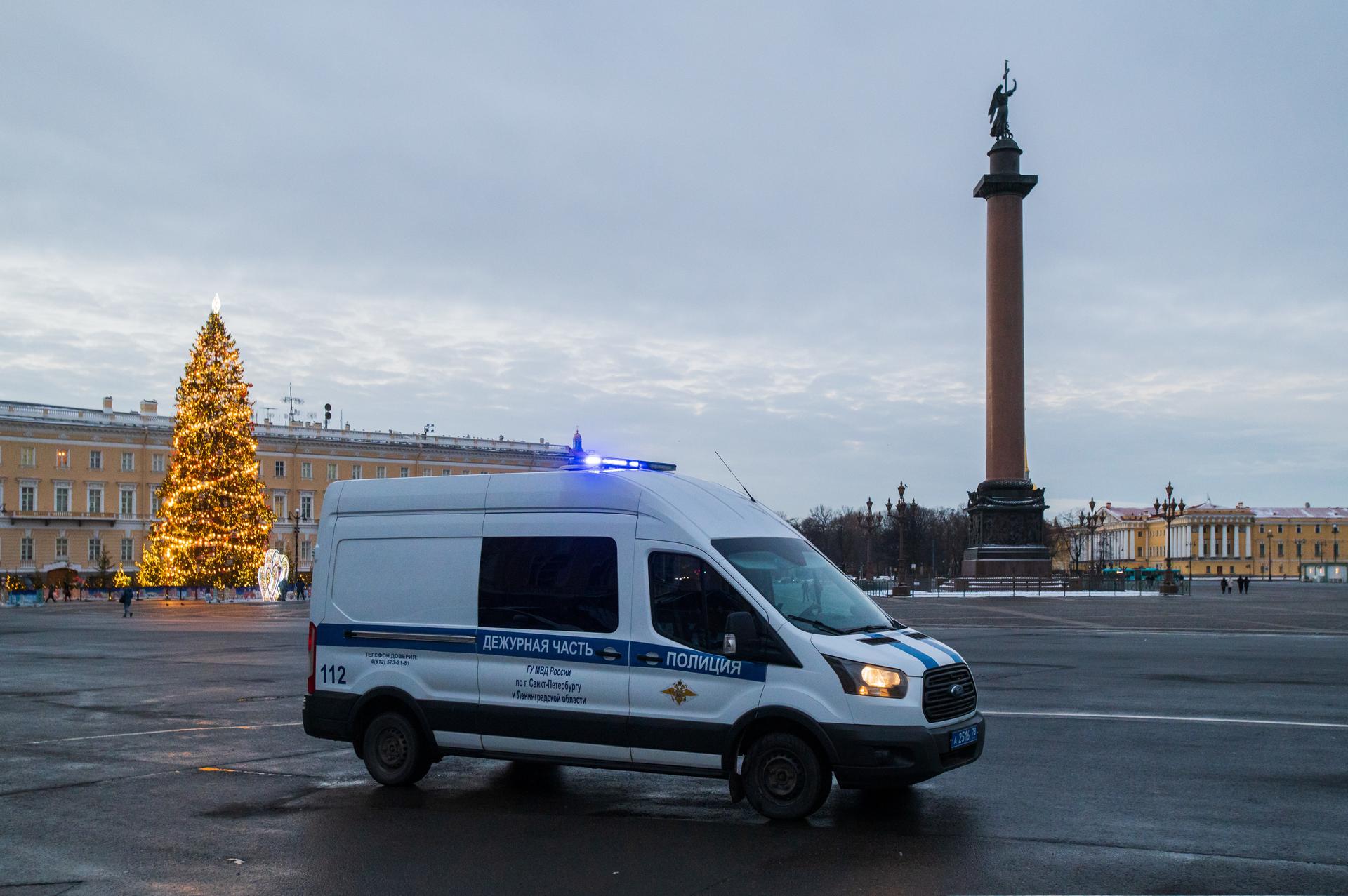 Кто устроил пожары с покрышками в домах Петербурга