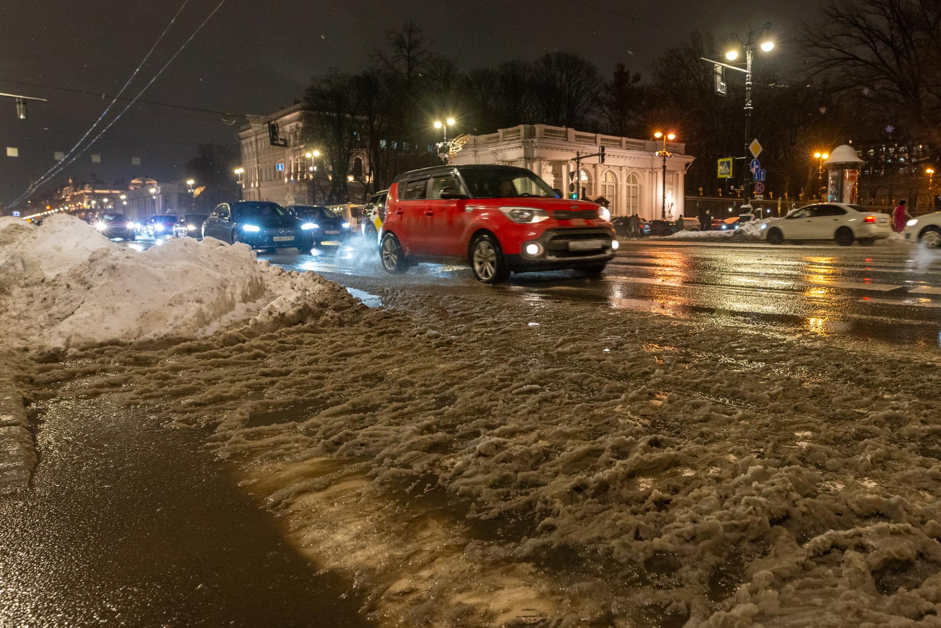 В Петербурге пешехода окатили водой, а потом выстрелили в него из газового  оружия