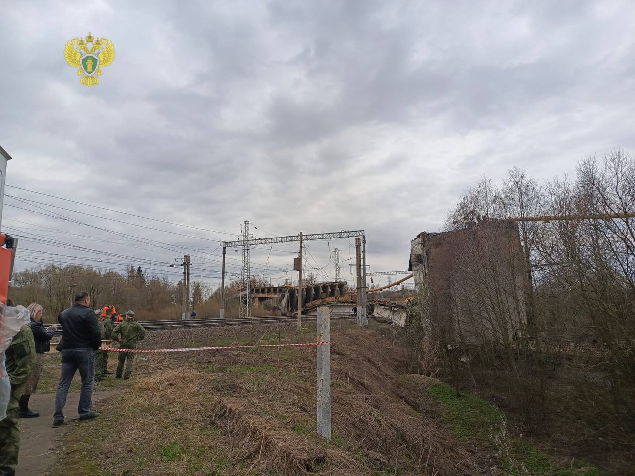 Женщина погибла и пять человек пострадали в результате обрушения моста в  Вязьме