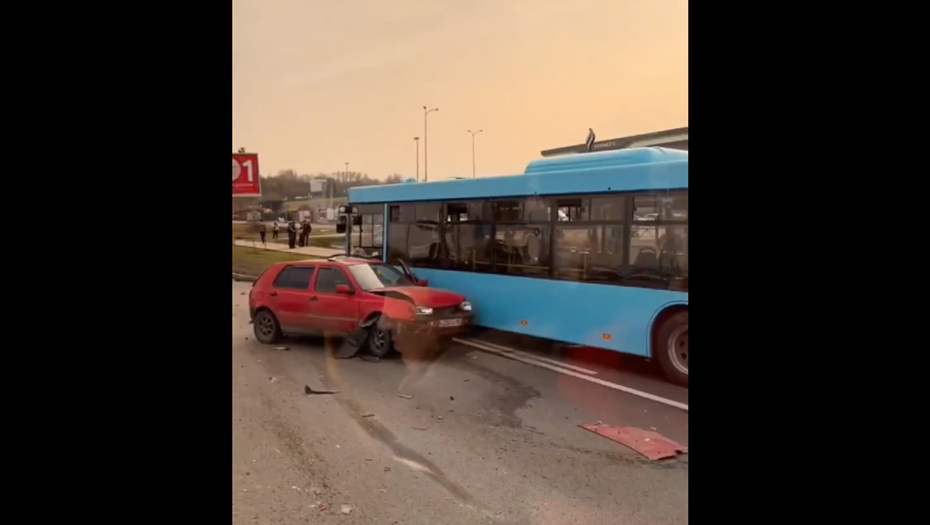 Порно видео Трется попу в автобусе. Смотреть видео Трется попу в автобусе онлайн