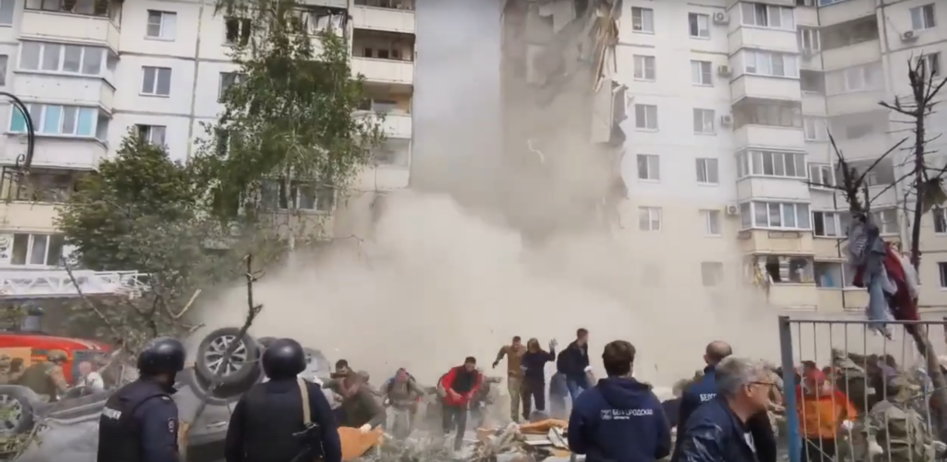 Обрушение дома в Белгороде после обстрела ВСУ: видео, подробности