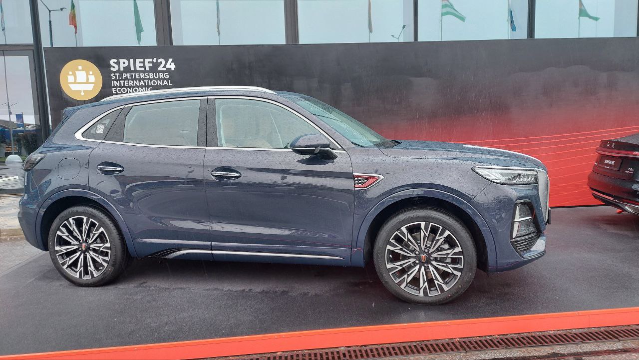 Какие новые авто китайского бренда Hongqi появятся в России