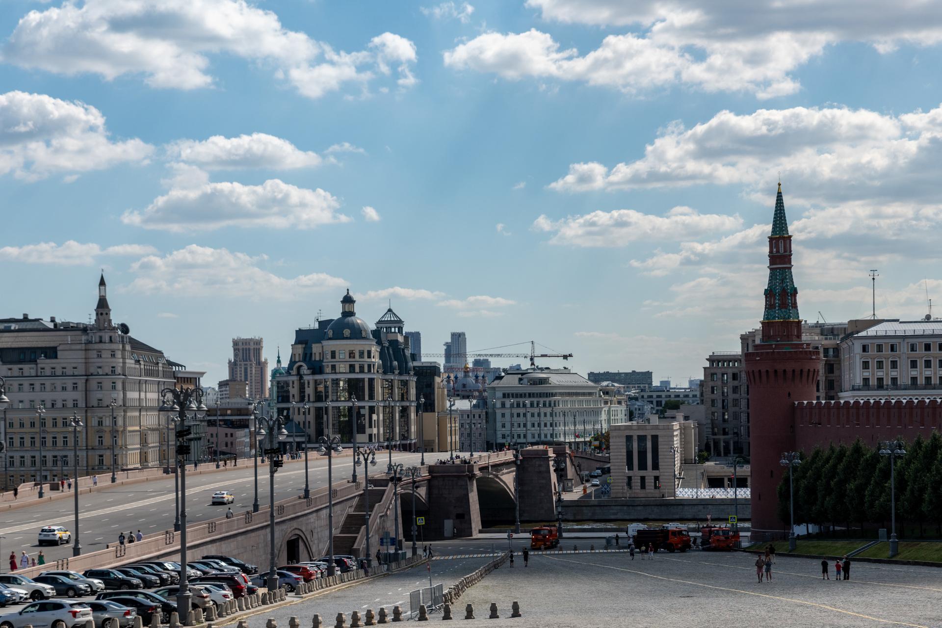 Покупают и живут припеваючи: спрос на новостройки в Москве не угасает