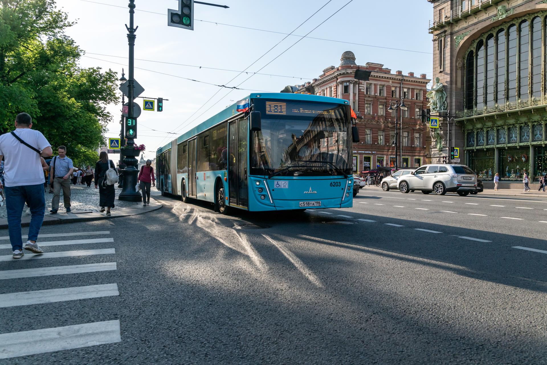 В Петербурге более 400 автобусов переведут на газомоторное топливо