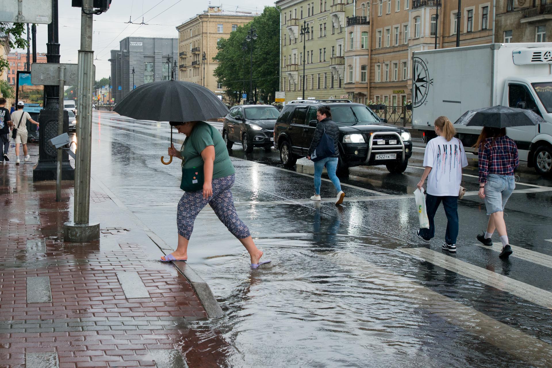 Ливни в СПб 19 июня: прогноз синоптиков, когда кончится дождь