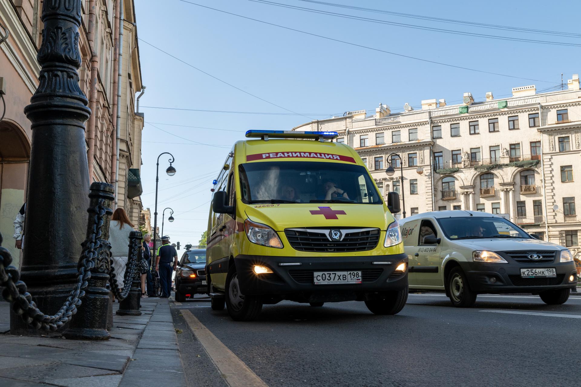 Петербургская третьеклассница получила перелом позвоночника на перемене