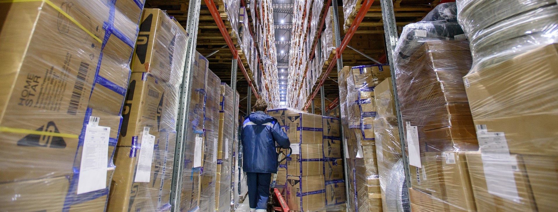 Рынок складской недвижимости в России замедлился после бума прошлых лет