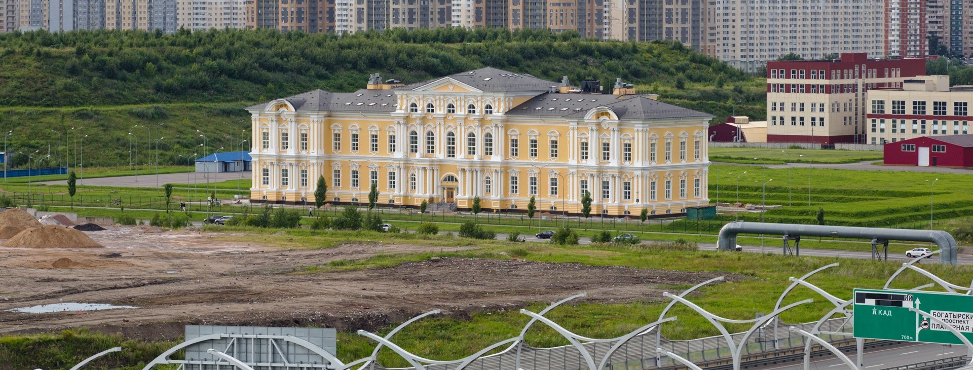 Кембриджскую международную школу хотят выселить из здания возле "Лахта Центра"