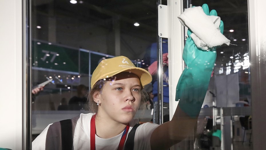 Участница соревнования в катергории "Клининг"
