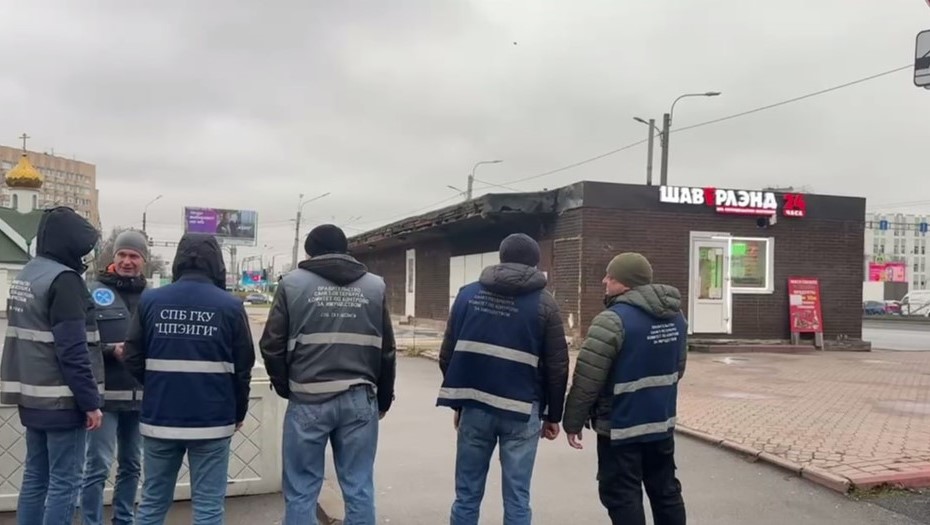 Снос павильона на проспекте Славы