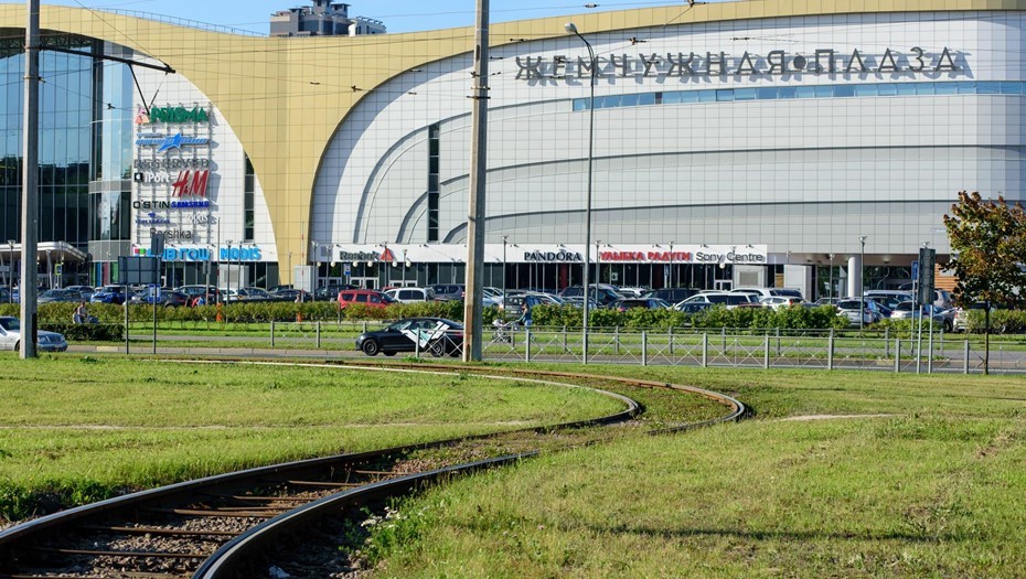 Район парка "Новознаменка" у Петергофского шоссе. Район парка "Новознаменка" у Петергофского шоссе.