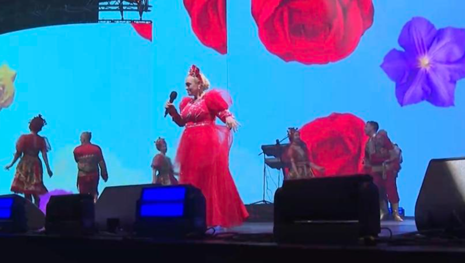 Коллектив Надежды Кадышевой стал ответчиком по делу о взыскании 1,8 млн рублей. Коллектив Надежды Кадышевой стал ответчиком по делу о взыскании 1,8 млн рублей.