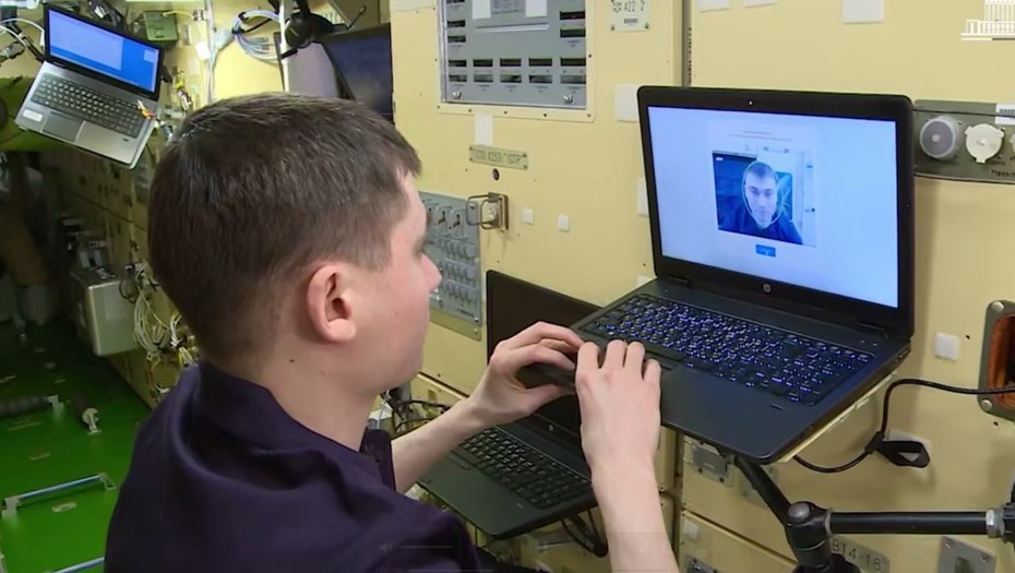 Оформить самозапрет на сим-карты можно даже из космоса. Оформить самозапрет на сим-карты можно даже из космоса.