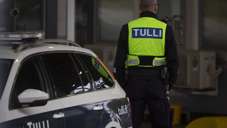 Сотрудник финской таможни. Сотрудник финской таможни.